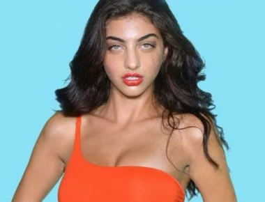 Σχεδόν όπως την γέννησε η μαμά της η Ειρήνη Καζαριάν: Βίντεο και αποκαλυπτικά πλάνα